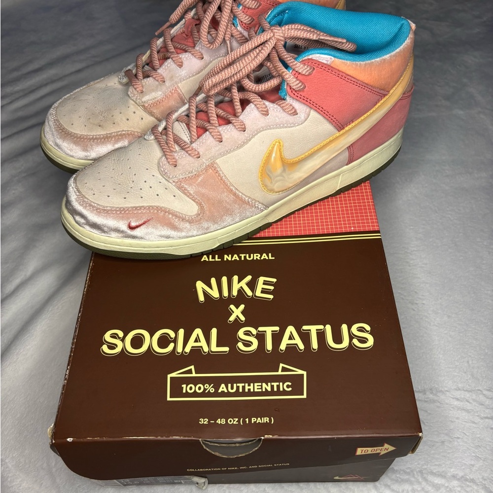 Nike Dunk Mid X Social Status Strawberry Milk Sz 13 DJ1173 600 Used